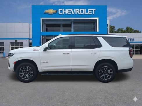 Used 2022 Chevrolet Tahoe Z71 w/ Luxury Package AWD/4WD image 2