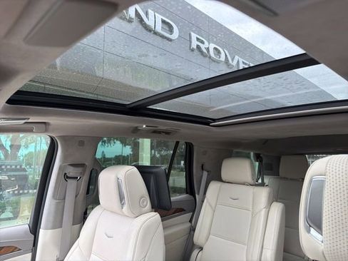 Used 2022 Cadillac Escalade Sport Platinum w/ Heavy-Duty Trailer Package AWD/4WD image 10