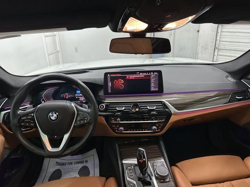 Used 2021 BMW 540i w/ Premium Package image 22