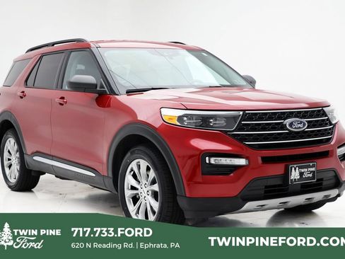 Used 2024 Ford Explorer XLT w/ Equipment Group 202A AWD/4WD image 1
