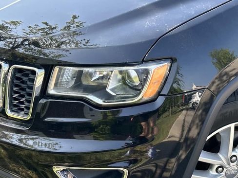 Used 2017 Jeep Grand Cherokee Laredo w/ Quick Order Package 23E AWD/4WD image 8