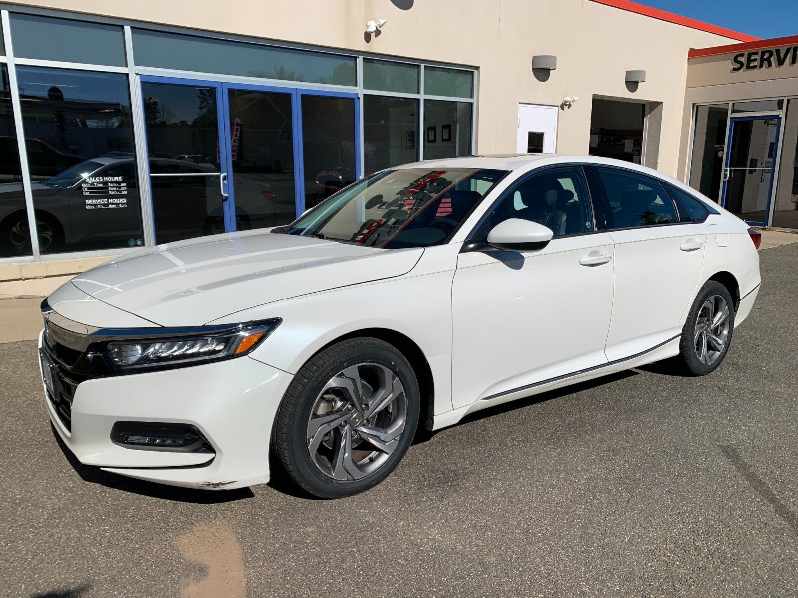 Used 2018 Honda Accord EX image 1