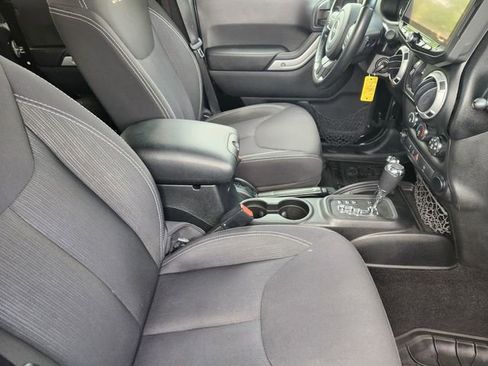 Used 2015 Jeep Wrangler Unlimited Sahara AWD/4WD image 14