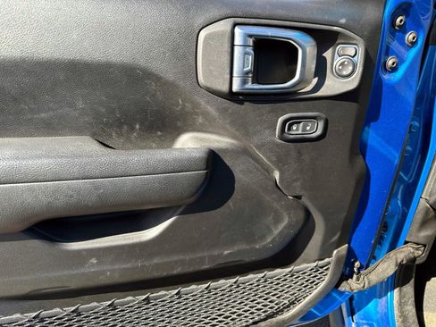 Used 2022 Jeep Wrangler Unlimited Rubicon 4xe w/ Steel Bumper Group image 9