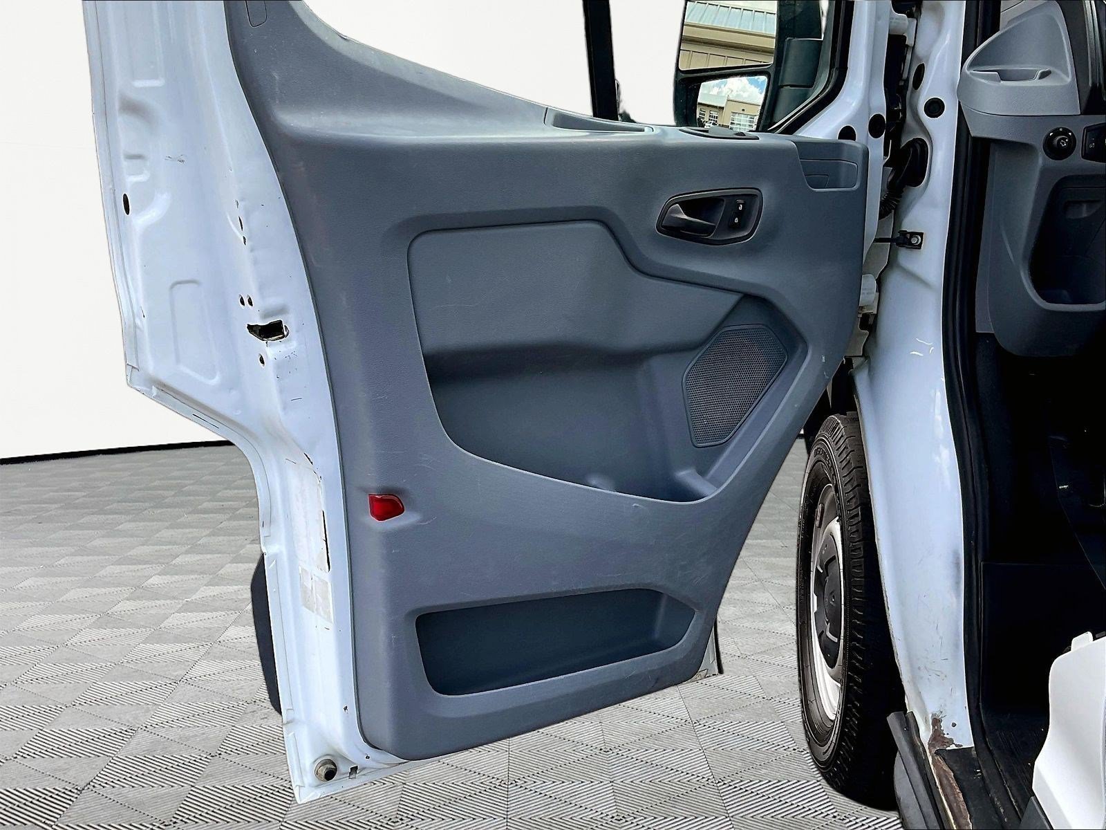 Used 2018 Ford Transit 350 XL RWD image 18