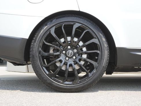 Used 2017 Land Rover Range Rover Sport HSE AWD/4WD image 32