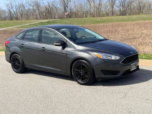Used 2017 Ford Focus SE image 22