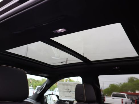 New 2026 Chevrolet Tahoe Premier w/ Sun And Tow Package AWD/4WD image 21