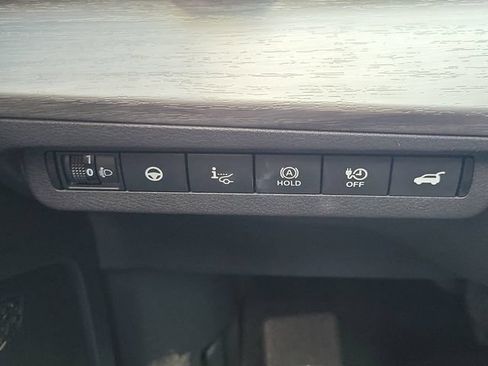 Certified 2024 Nissan Ariya AWD image 28