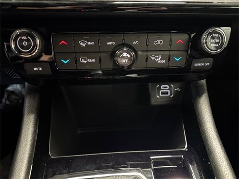 New 2026 Jeep Compass Limited image 16