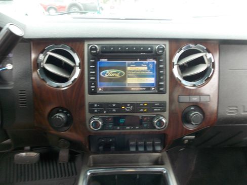 Used 2011 Ford F350 Lariat w/ Lariat Interior Pkg image 11