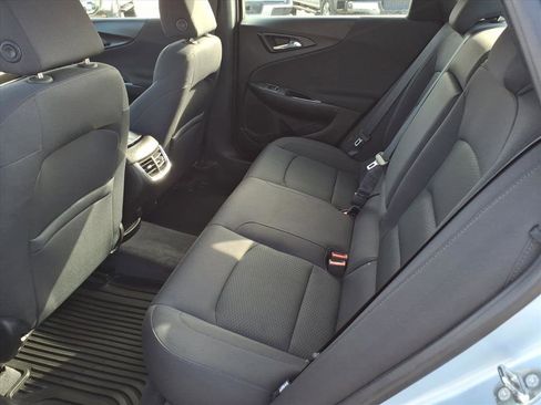 Used 2018 Chevrolet Malibu LT image 13