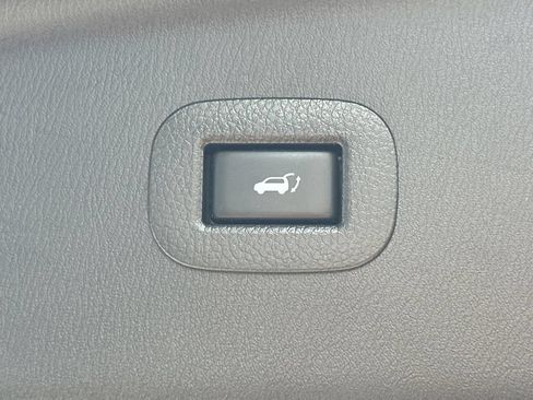 Used 2017 INFINITI QX80 4WD w/ Deluxe Technology Package image 16