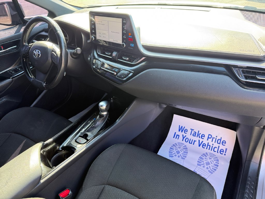 Used 2019 Toyota C-HR XLE FWD image 17