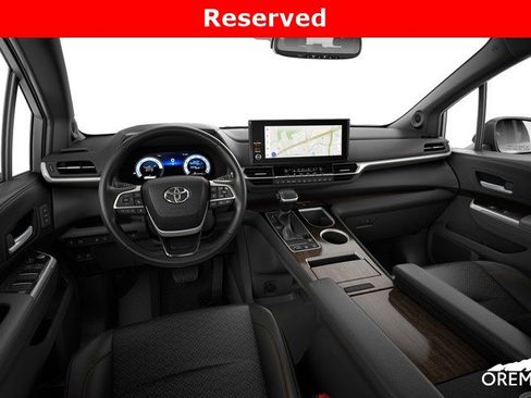 New 2026 Toyota Sienna Platinum image 5