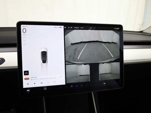 Used 2020 Tesla Model Y Long Range image 30