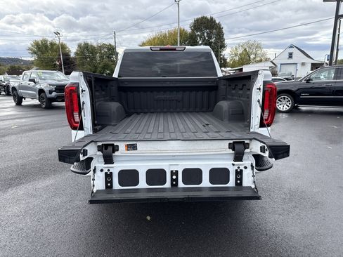 Used 2023 GMC Sierra 1500 AT4 image 5