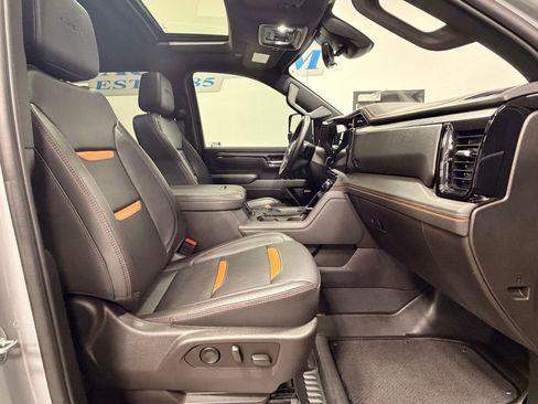 Used 2025 GMC Sierra 2500 AT4 w/ AT4 Premium Plus Package image 22