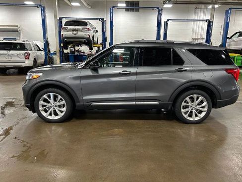 Certified 2023 Ford Explorer Platinum w/ Technology Package AWD/4WD image 4