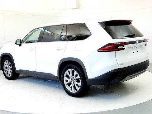 Certified 2025 Toyota Grand Highlander FWD image 4