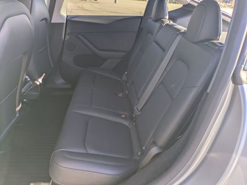 Used 2025 Tesla Model Y Long Range image 21