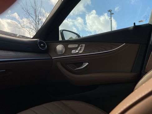 Used 2022 Mercedes-Benz E 450 E 450 w/ Driver Assistance Package image 85