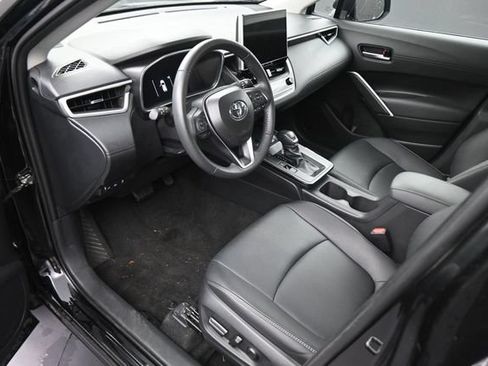 Used 2026 Toyota Corolla Cross XLE FWD image 21