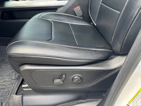 Used 2020 RAM 1500 Big Horn AWD/4WD image 7