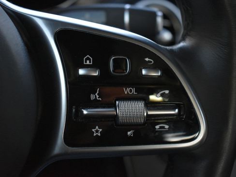 Used 2022 Mercedes-Benz GLC 300 4MATIC image 21