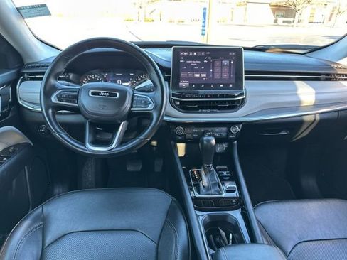 Certified 2022 Jeep Compass Limited image 25
