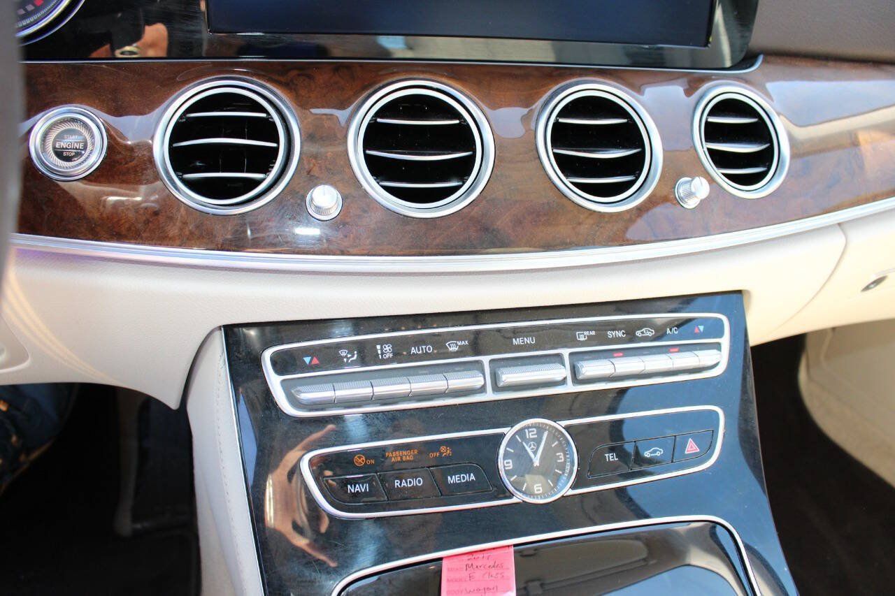 Used 2017 Mercedes-Benz E 400 4MATIC Wagon image 17