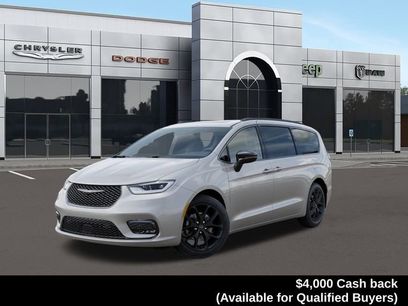 New 2026 Chrysler Pacifica Limited