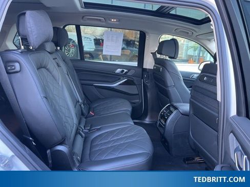 Used 2024 BMW X7 xDrive40i w/ Executive Package image 21