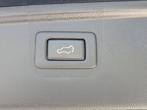 Used 2019 Subaru Outback 2.5i Touring AWD/4WD image 14