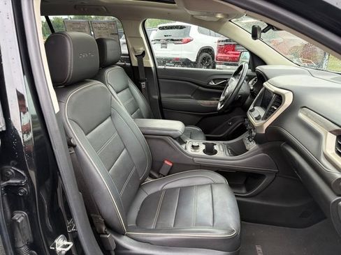 Used 2022 GMC Acadia Denali w/ Denali Ultimate Package AWD/4WD image 11
