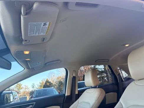 Used 2022 Ford Edge SEL w/ Convenience Package image 21