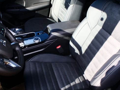 New 2026 Mitsubishi Outlander Trail Edition image 2