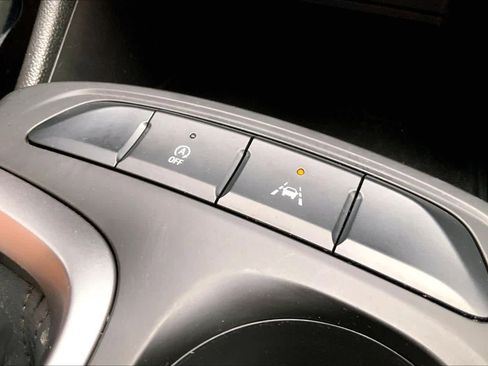 Used 2024 Buick Envista Preferred w/ Convenience I Package FWD image 29
