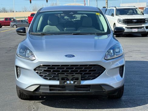 Used 2022 Ford Escape SE w/ SE Sport Appearance Package image 8