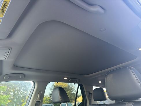 Used 2025 Honda Pilot Touring image 32