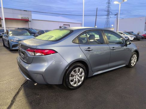 Used 2022 Toyota Corolla LE image 5