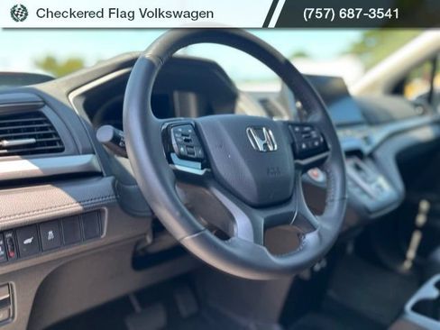 Used 2025 Honda Odyssey EX-L image 17