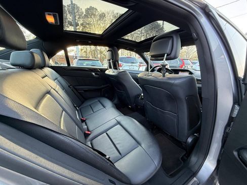 Used 2010 Mercedes-Benz E 350 Sedan image 10