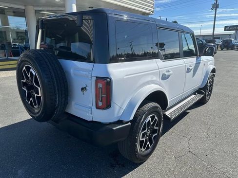Used 2025 Ford Bronco Outer Banks AWD/4WD image 2