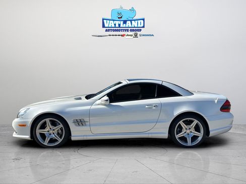 Used 2011 Mercedes-Benz SL 550 image 2