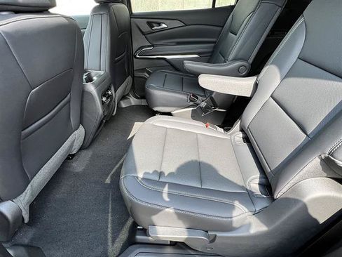 New 2027 Chevrolet Traverse LT w/ Midnight/Sport Edition AWD/4WD image 16