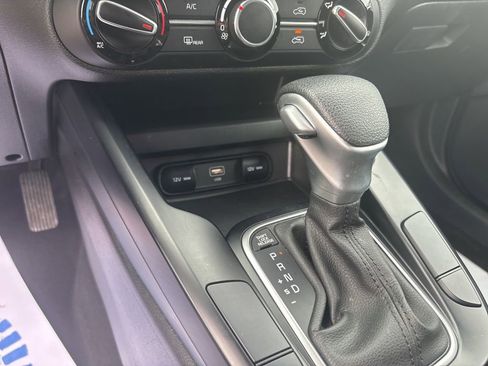 Used 2025 Kia Soul LX w/ LX Technology Package image 19