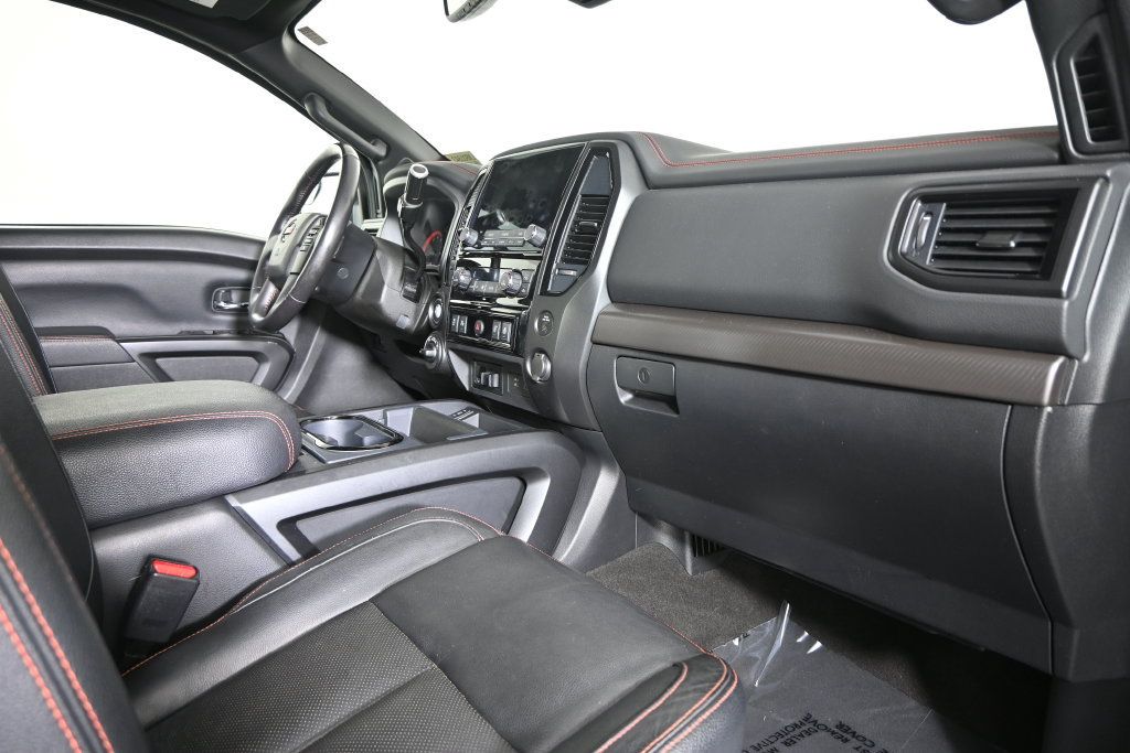 Used 2020 Nissan Titan PRO-4X w/ Pro-4x Convenience Package AWD/4WD image 16
