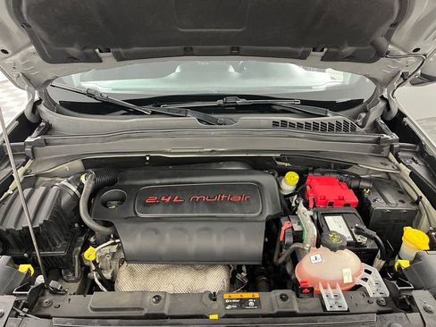 Used 2019 Jeep Renegade Altitude w/ Quick Order Package 2XM AWD/4WD image 21
