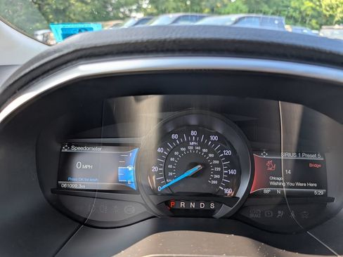 Used 2018 Ford Edge Titanium w/ Cold Weather Package AWD/4WD image 24